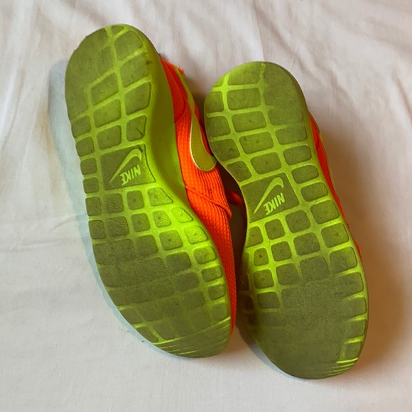 Nike Bright Roshe One - 4.5Y - Picture 3 of 5